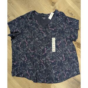 🌈5/25 NWT Old Navy T-shirt